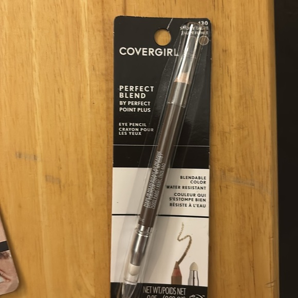 Covergirl and Maybelline makeup bundle - Picture 7 of 8